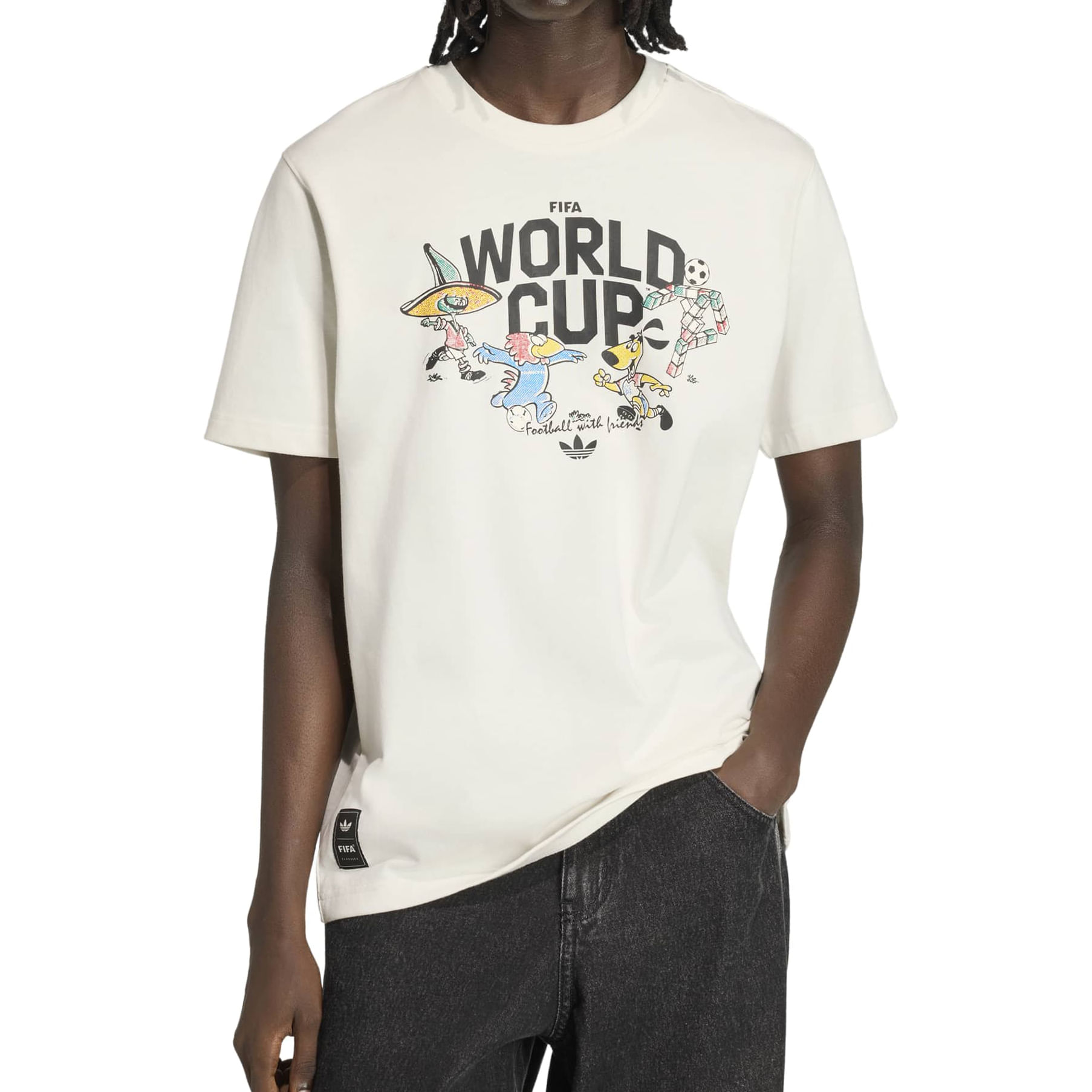 Camiseta masculina Adidas branca com estampa FIFA WORLD CUP vista de frente